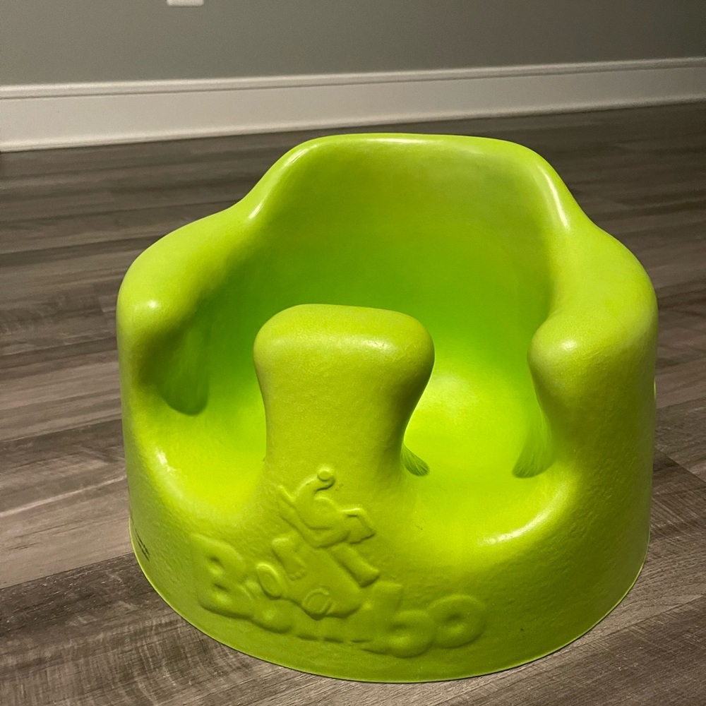 Green bumbo seat no straps or tray